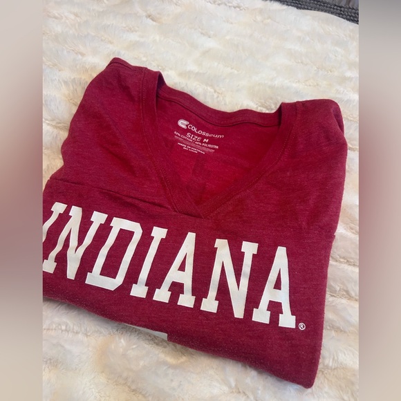 IU women’s tee - Picture 3 of 6
